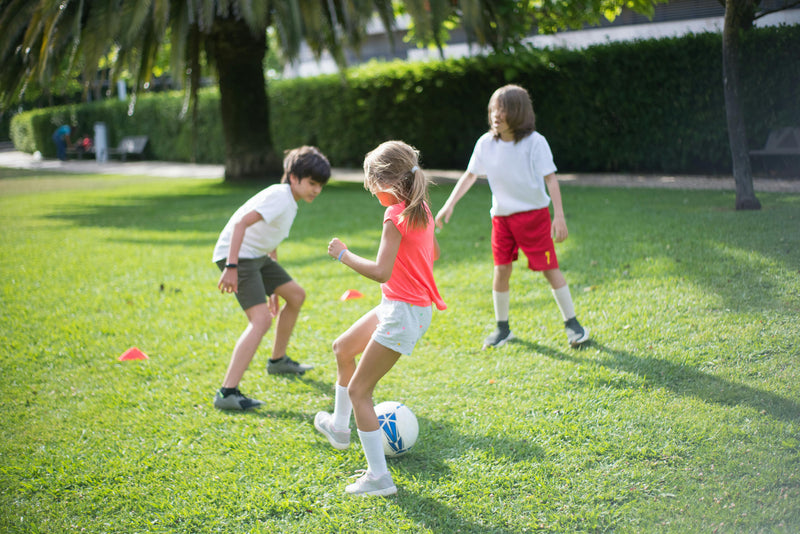 Screen Time Alternatives That Actually Keep Kids Busy